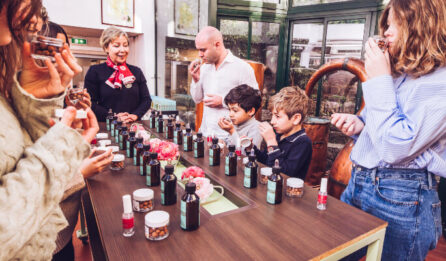 Atelier Pause Cologne Galimard avec des enfants accompagnés de leurs parents