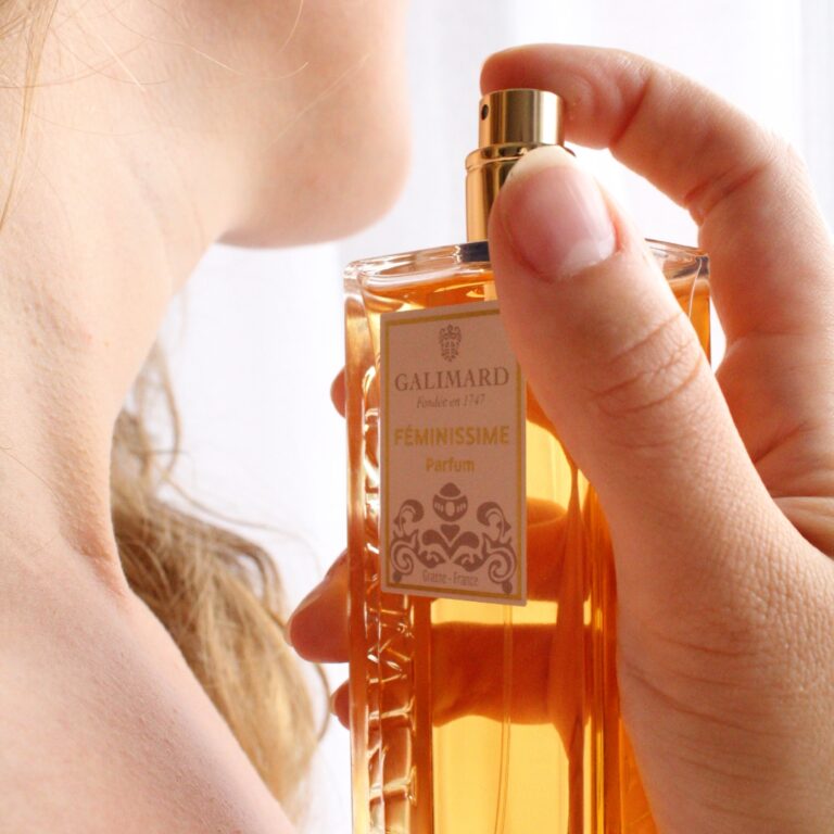 Application de parfum féminin Féminissime de la parfumerie grassoise Galimard