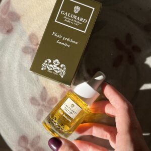 Elixir de la gamme cosmétique "Lumière" de la parfumerie Galimard