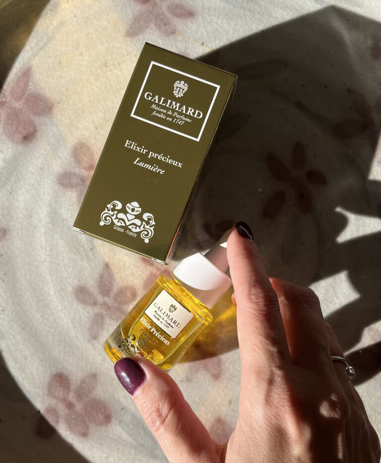 Elixir précieux de la gamme cosmétique "Lumière" de la Parfumerie Galimard : packaging et produit