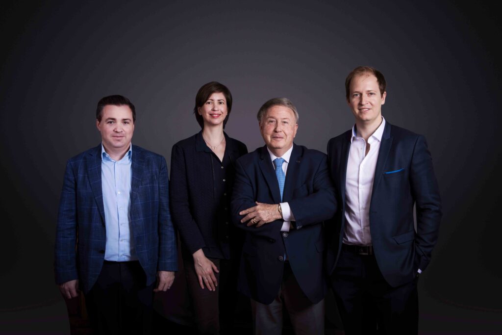 Portrait de la famille Roux, gérants de la Maison de Parfums Galimard : Cédrick Guilbaud, Delphine Roux, Jean-Pierre Roux, Stéphane Roux